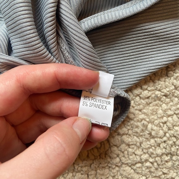 🌸 Amazon 🌸 light gray ribbed bodysuit - Picture 6 of 7